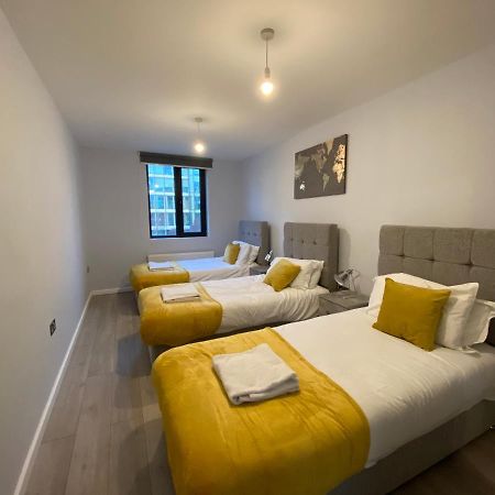 Cosy Flats Near Heathrow, Group Bookings Available With Parking Space Hounslow Exteriér fotografie