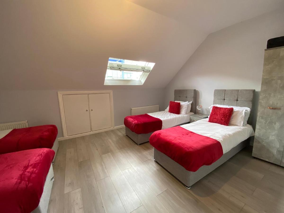 Cosy Flats Near Heathrow, Group Bookings Available With Parking Space Hounslow Exteriér fotografie