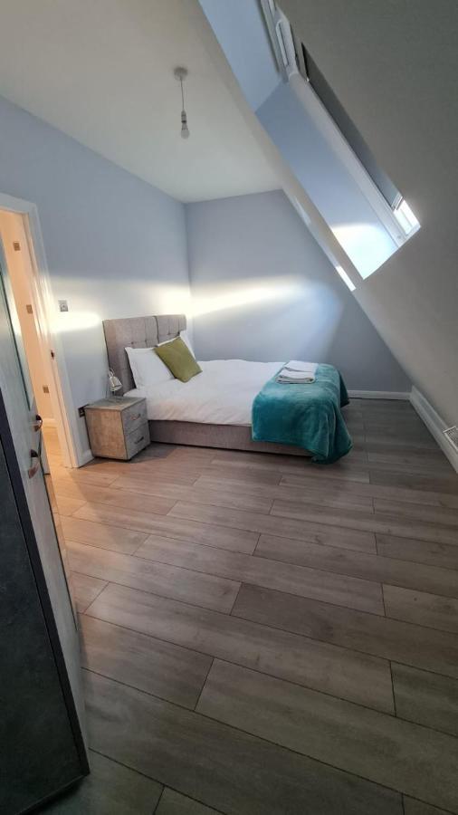 Cosy Flats Near Heathrow, Group Bookings Available With Parking Space Hounslow Exteriér fotografie