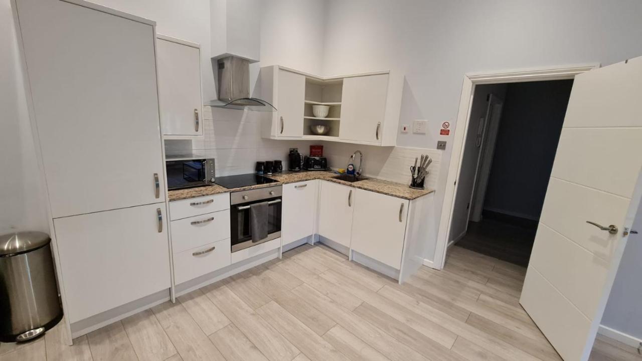 Cosy Flats Near Heathrow, Group Bookings Available With Parking Space Hounslow Exteriér fotografie