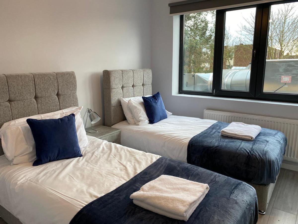 Cosy Flats Near Heathrow, Group Bookings Available With Parking Space Hounslow Exteriér fotografie