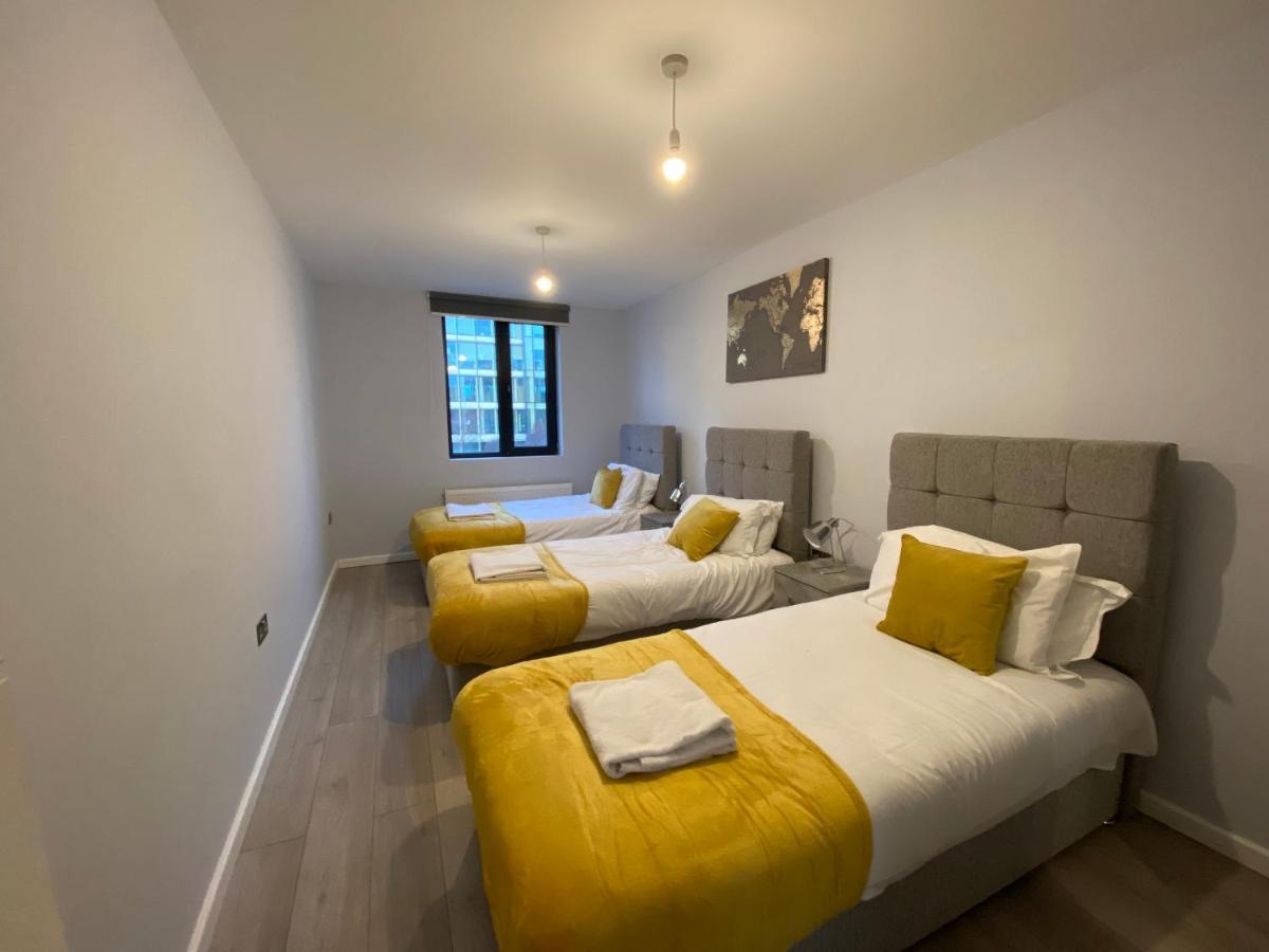 Cosy Flats Near Heathrow, Group Bookings Available With Parking Space Hounslow Exteriér fotografie