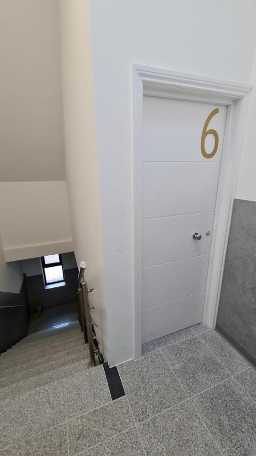 Cosy Flats Near Heathrow, Group Bookings Available With Parking Space Hounslow Exteriér fotografie
