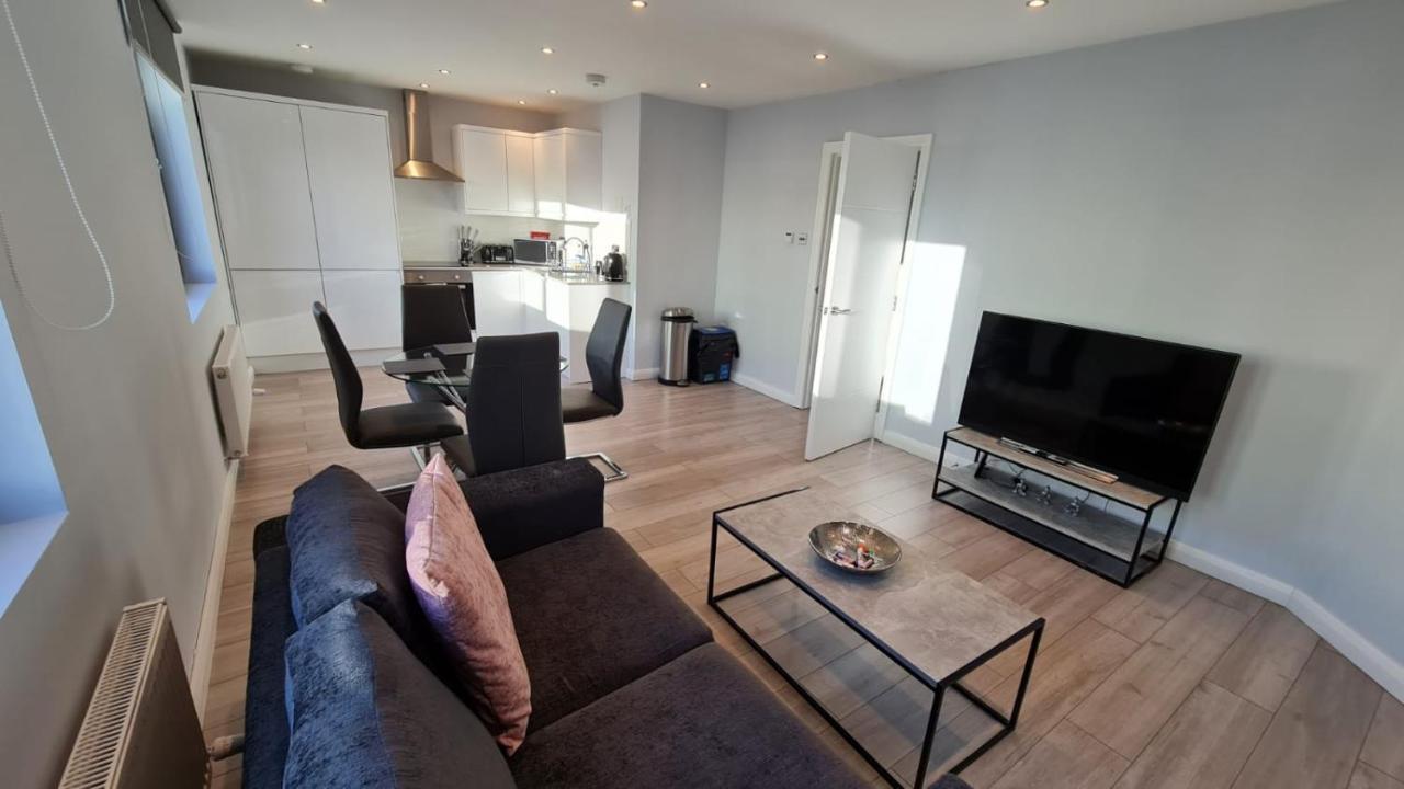 Cosy Flats Near Heathrow, Group Bookings Available With Parking Space Hounslow Exteriér fotografie