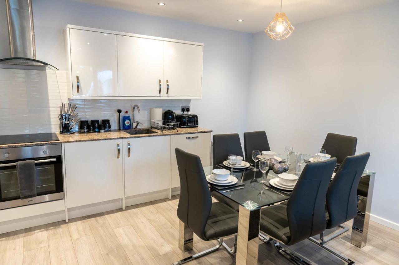 Cosy Flats Near Heathrow, Group Bookings Available With Parking Space Hounslow Exteriér fotografie