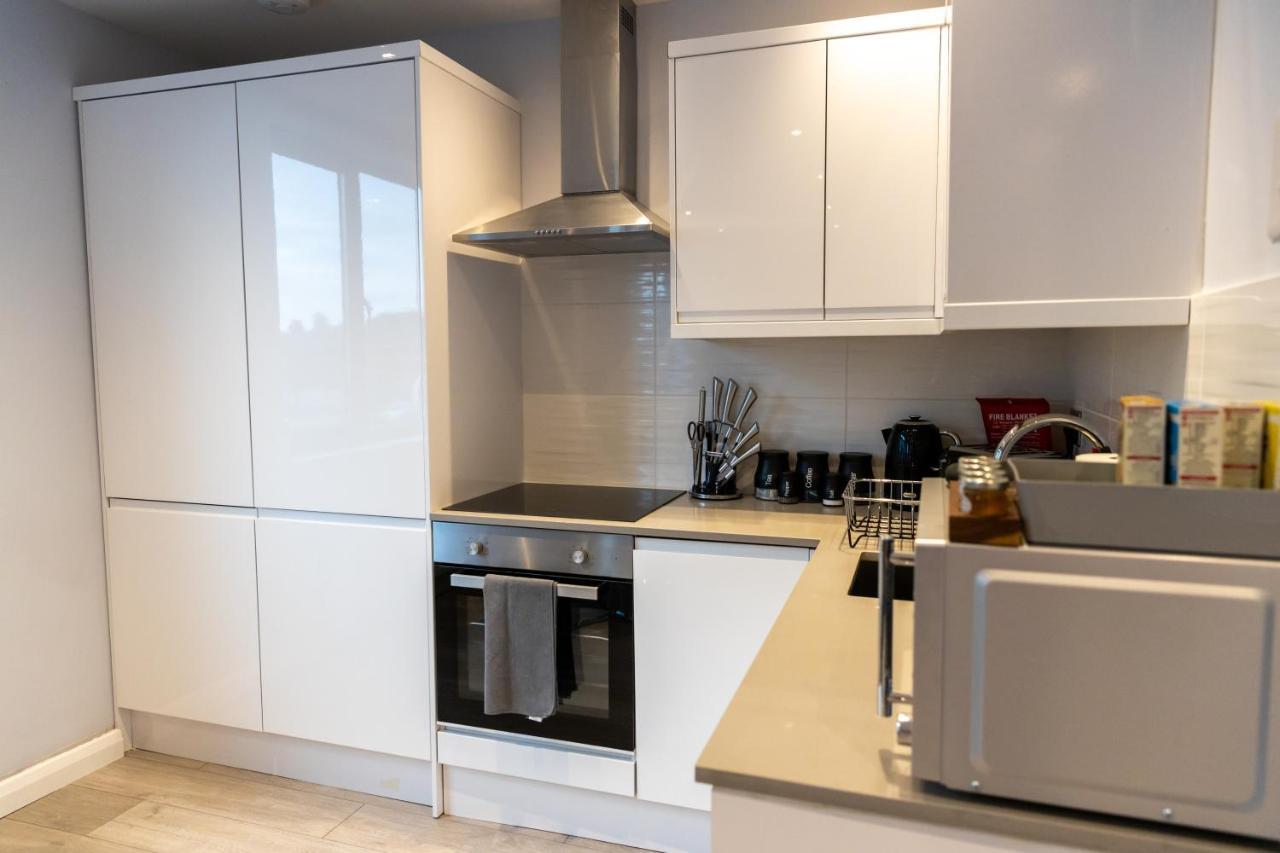 Cosy Flats Near Heathrow, Group Bookings Available With Parking Space Hounslow Exteriér fotografie