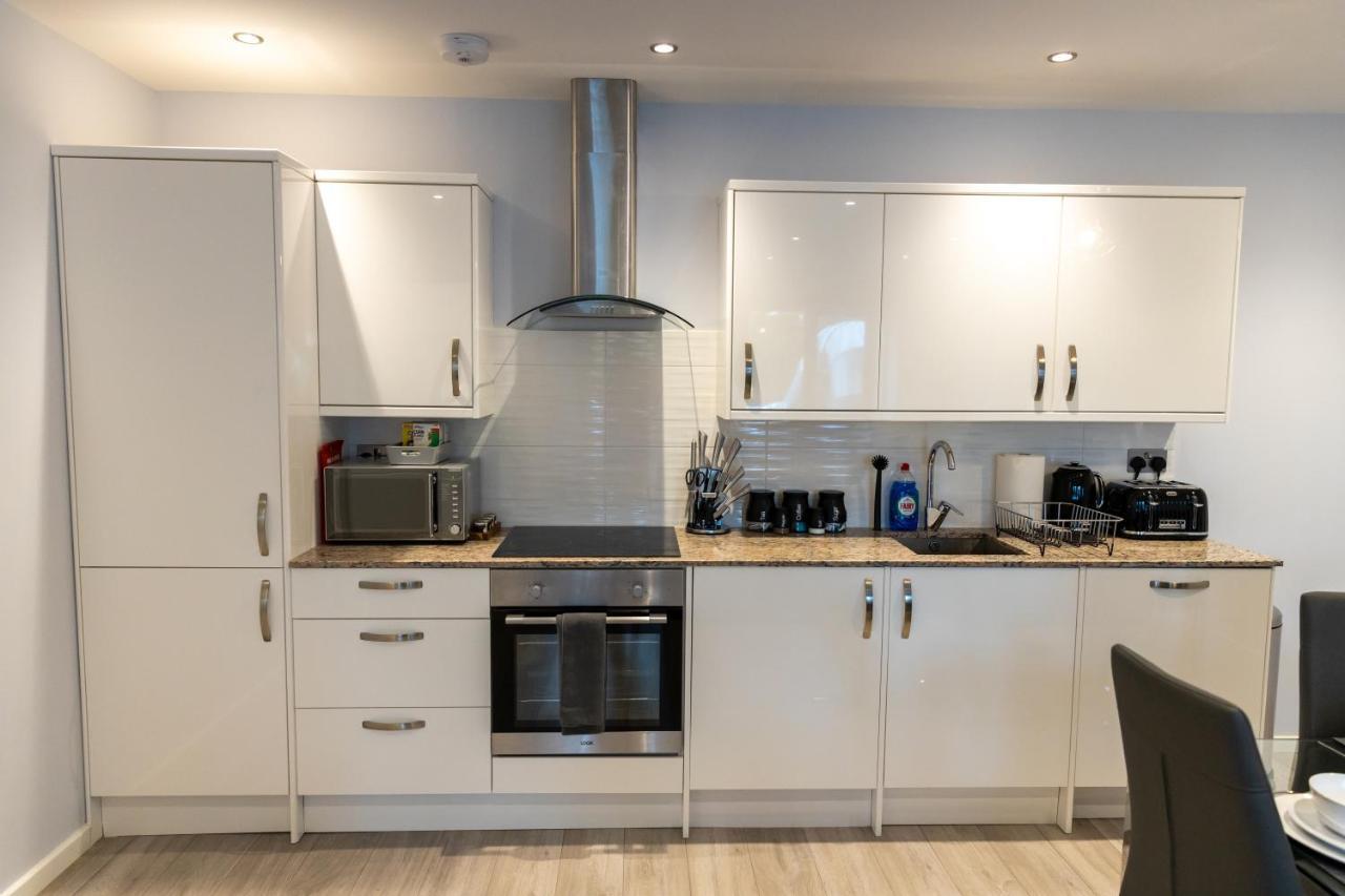 Cosy Flats Near Heathrow, Group Bookings Available With Parking Space Hounslow Exteriér fotografie