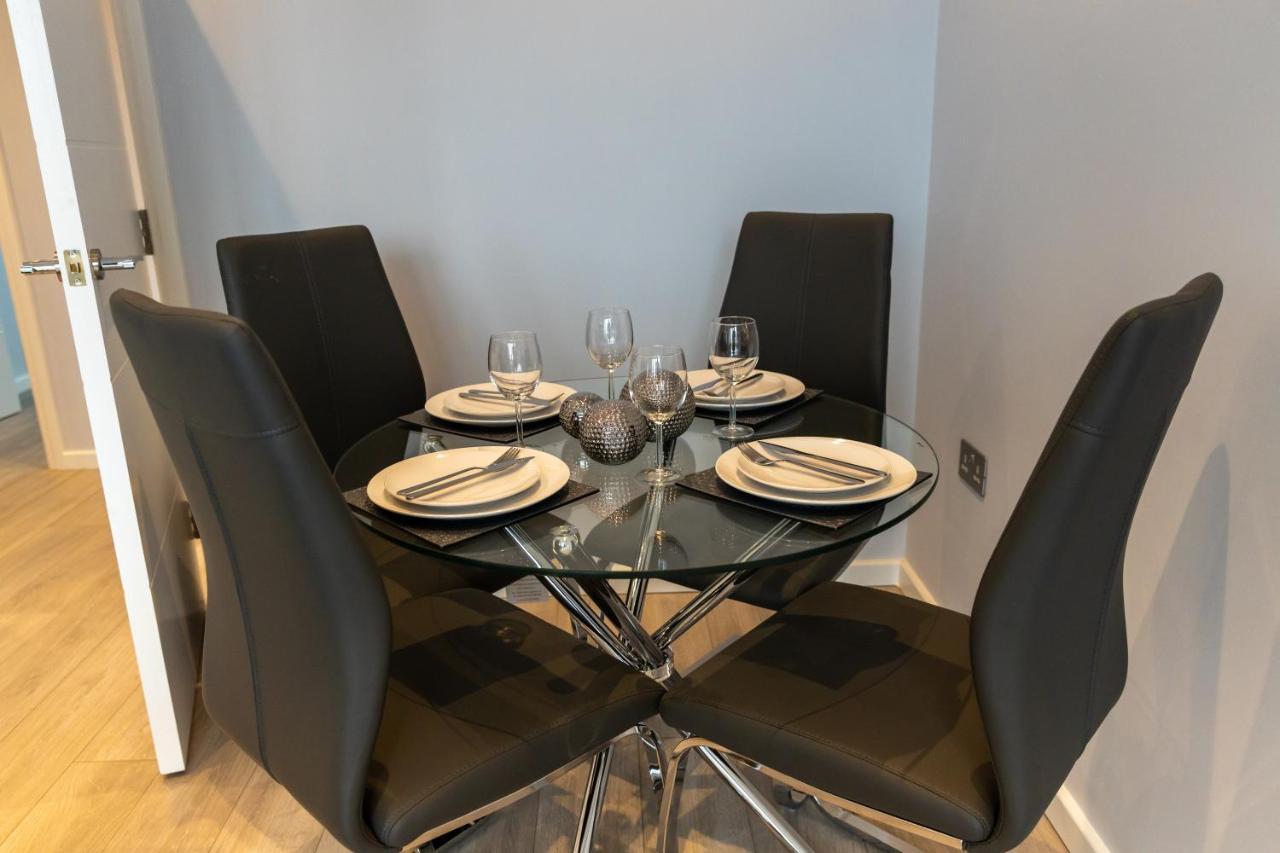 Cosy Flats Near Heathrow, Group Bookings Available With Parking Space Hounslow Exteriér fotografie