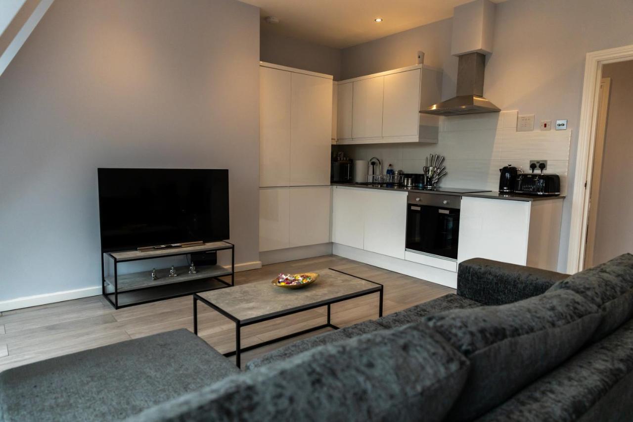 Cosy Flats Near Heathrow, Group Bookings Available With Parking Space Hounslow Exteriér fotografie