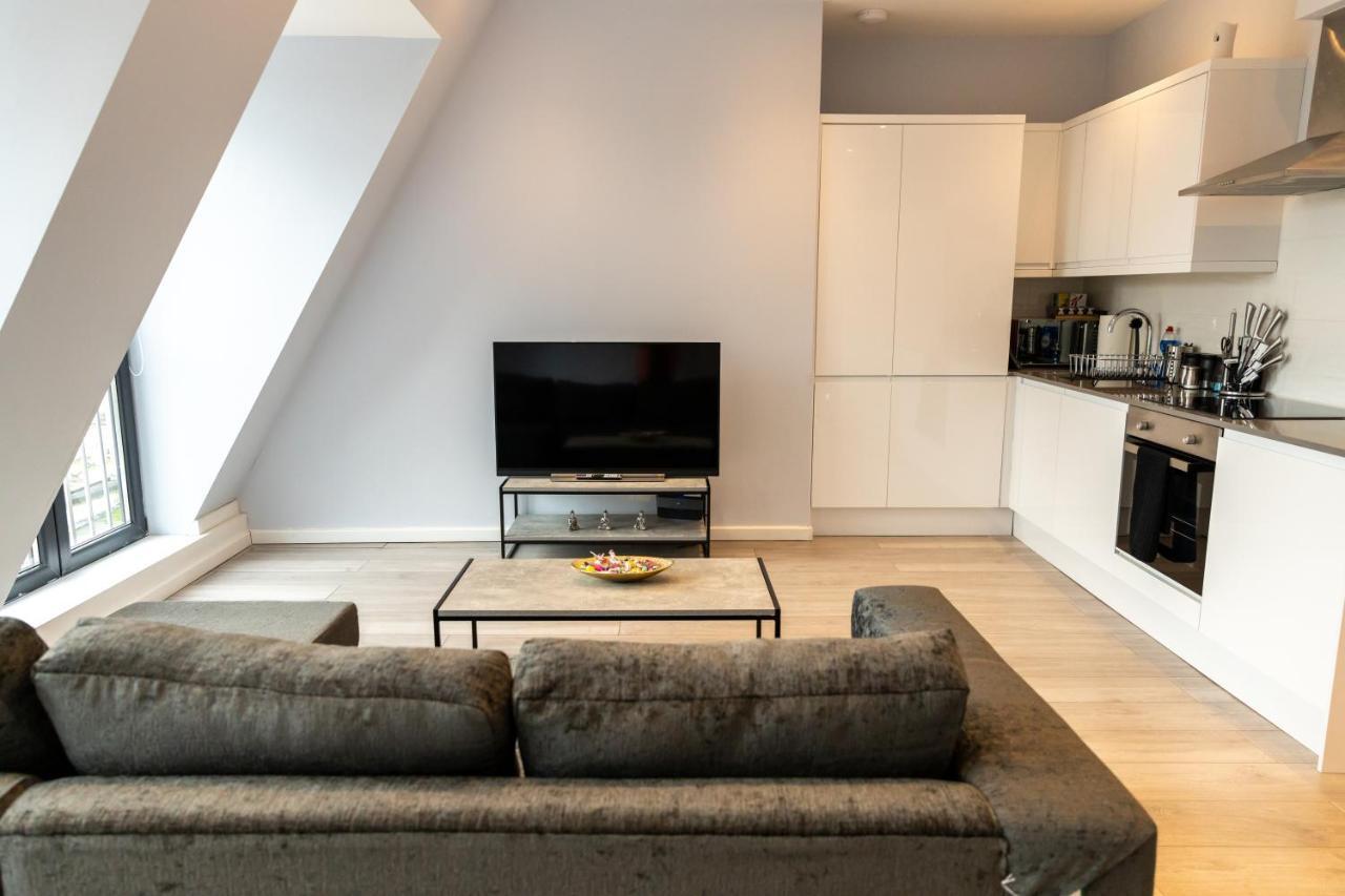 Cosy Flats Near Heathrow, Group Bookings Available With Parking Space Hounslow Exteriér fotografie