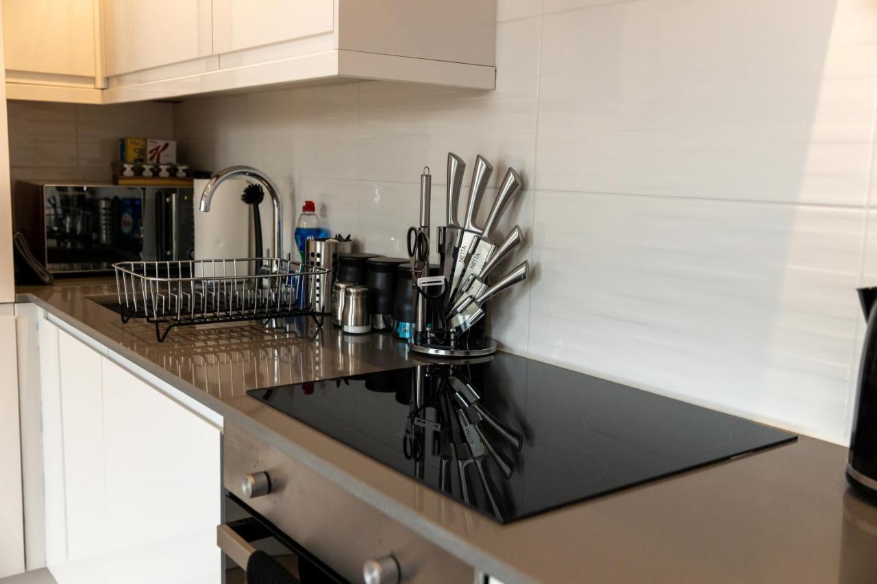 Cosy Flats Near Heathrow, Group Bookings Available With Parking Space Hounslow Exteriér fotografie